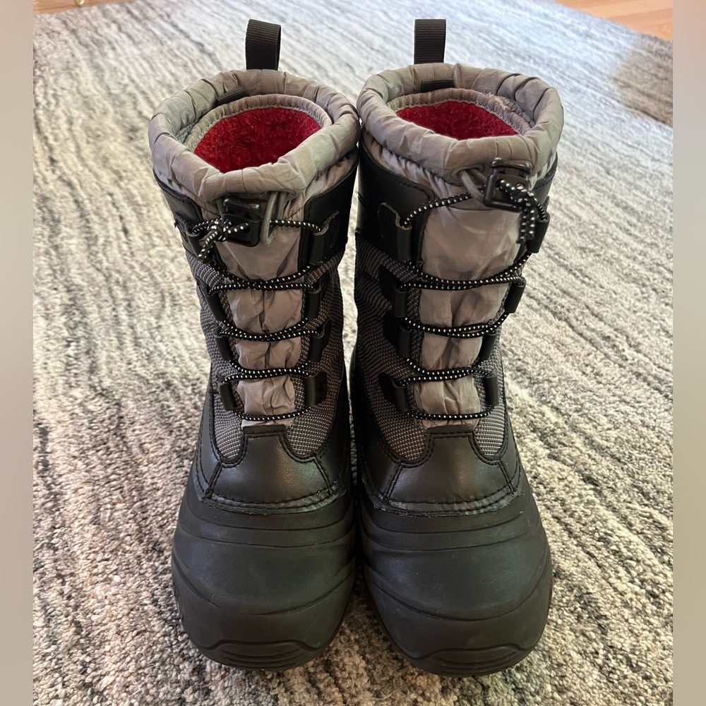 The North Face Kids Alpenglow Snow Boots - size 4